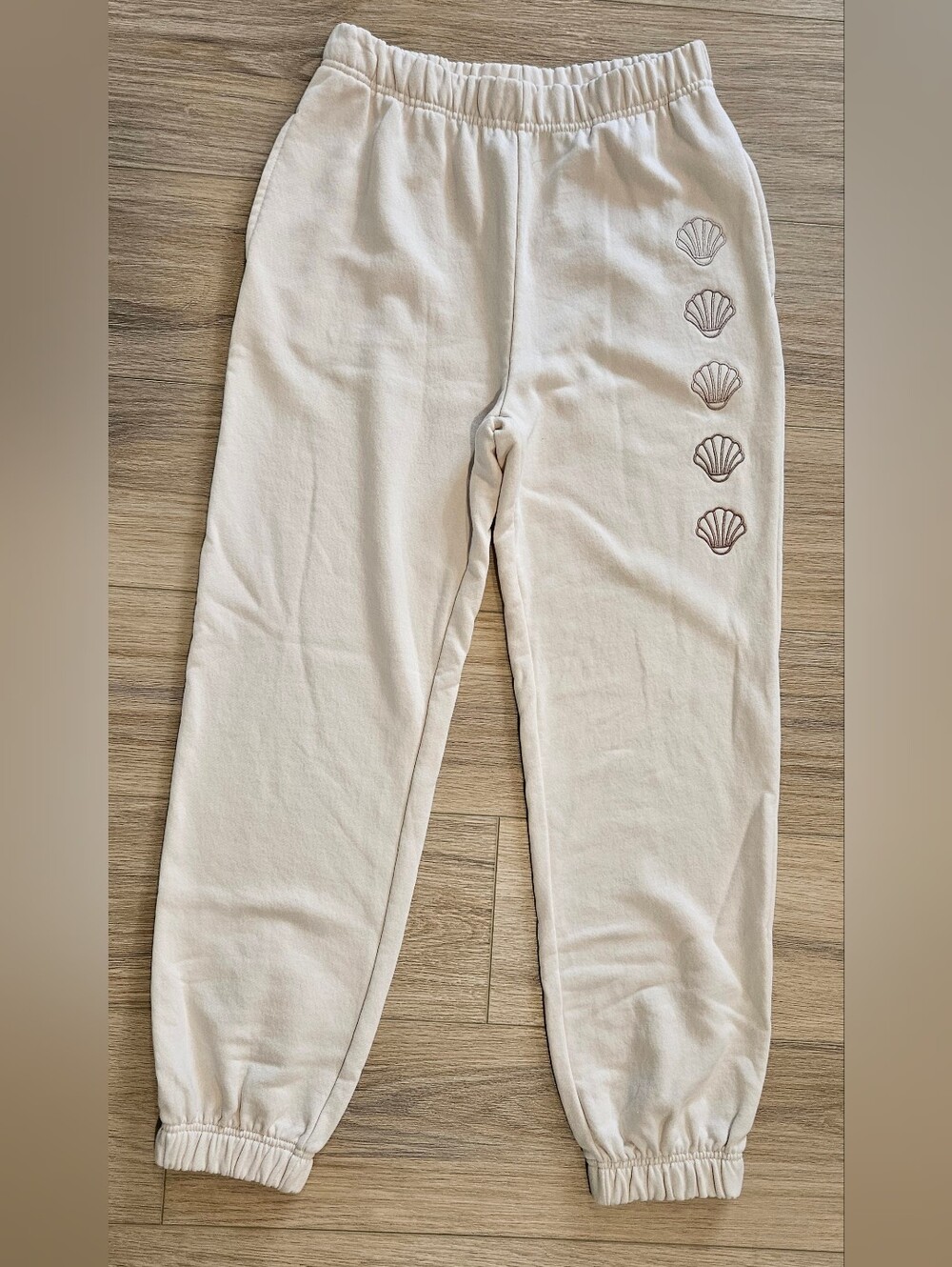 Vintage Havana Embroidered Seashell French Terry Joggers Size M